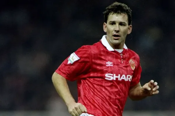 Top 10 Cầu thủ xuất sắc nhất Manchester United: Bryan Robson