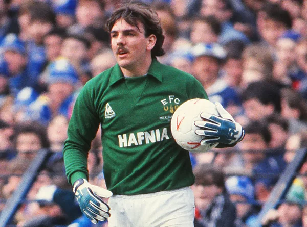 Neville Southall  - thủ môn trong đội hình xuất sắc nhất Everton