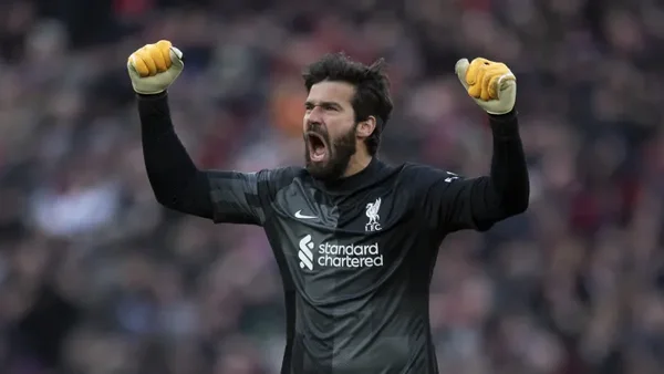 Alisson Becker nhiều lần giành danh hiệu “Bàn tay vàng” ở Premier League