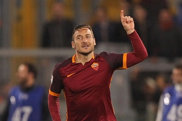 Francesco Totti tham gia Serie A khi chỉ mới 16 tuổi