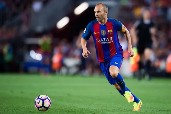 Tiền vệ Tiền vệ Iniesta